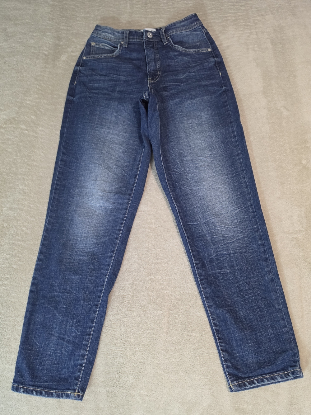 Women’s Straight-Leg Jeans in Dark Blue Wash
